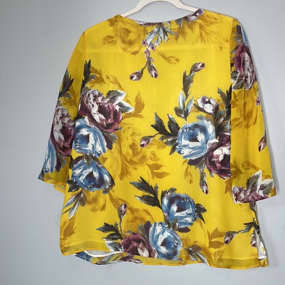 Laura Petites Floral Blouse - Picture 5 of 6